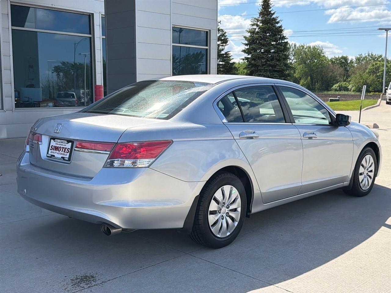 Honda Accord LX sedan AT 2012