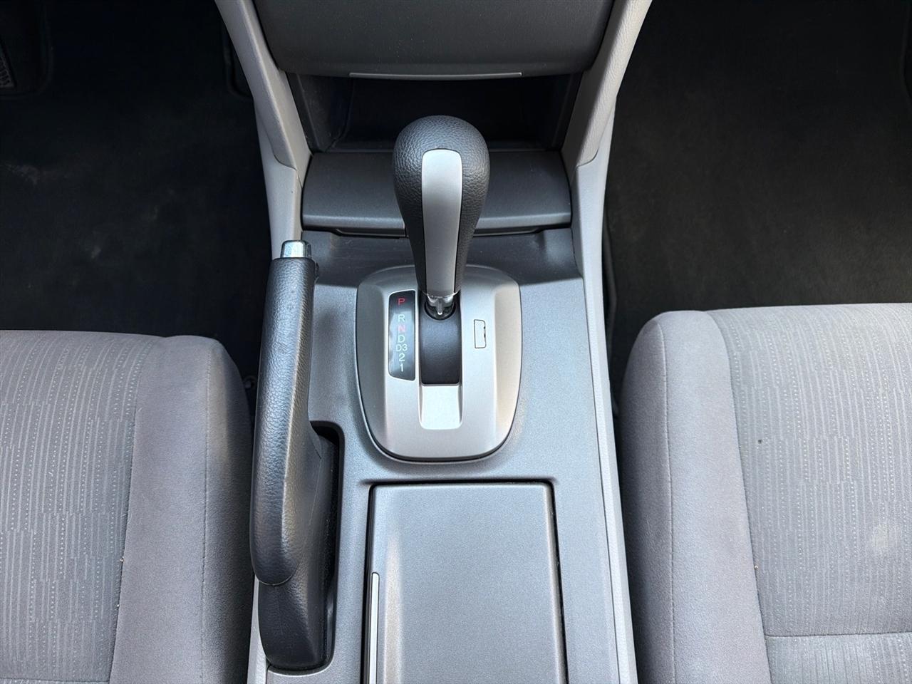 Honda Accord LX sedan AT 2012