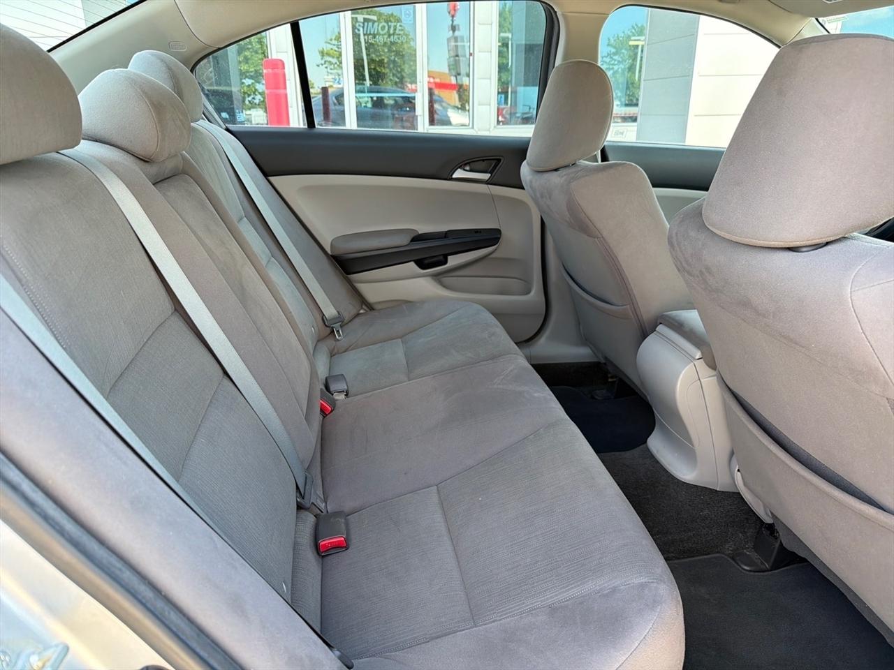 Honda Accord LX sedan AT 2012
