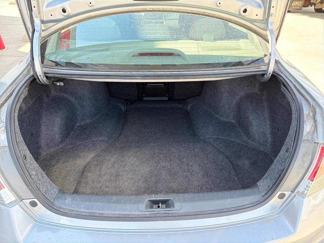 Honda Accord LX sedan AT 2012