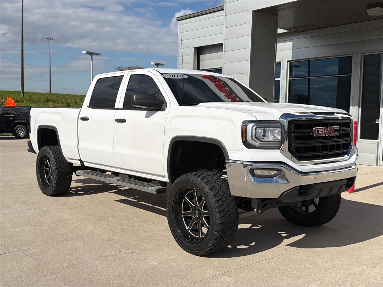 GMC Sierra 1500 Base Crew Cab Long Box 4WD 2018