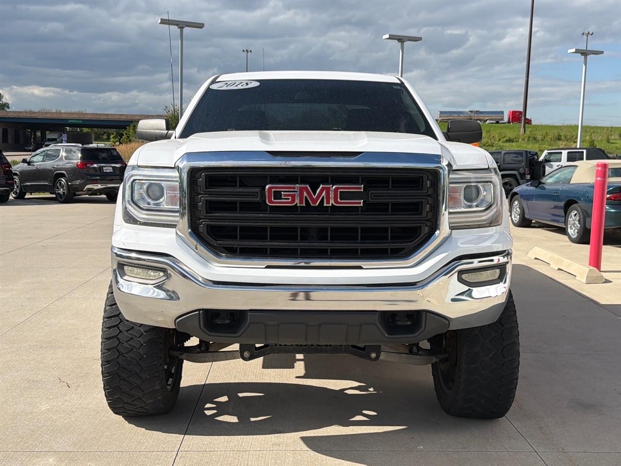 GMC Sierra 1500 Base Crew Cab Long Box 4WD 2018