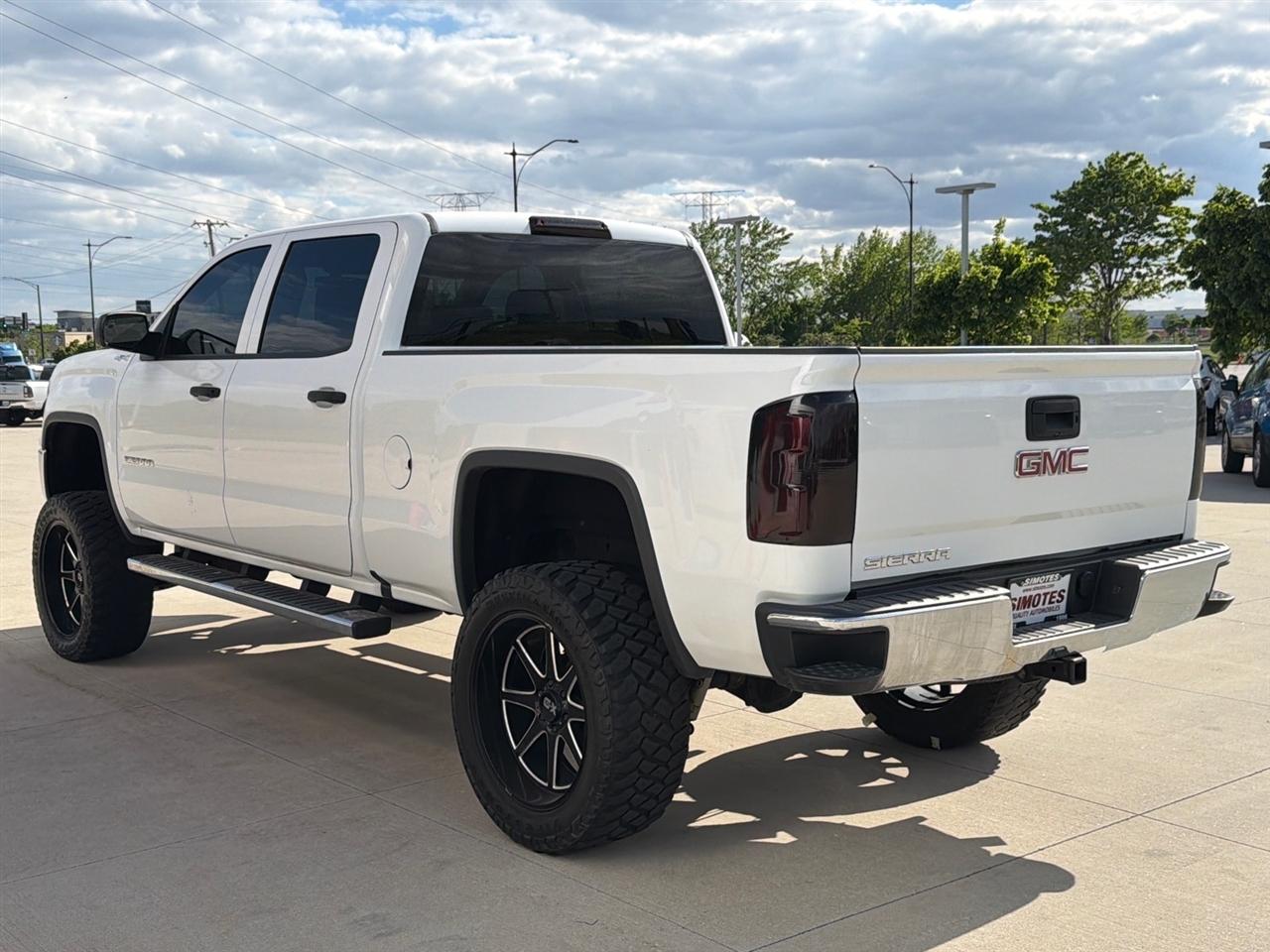 GMC Sierra 1500 Base Crew Cab Long Box 4WD 2018