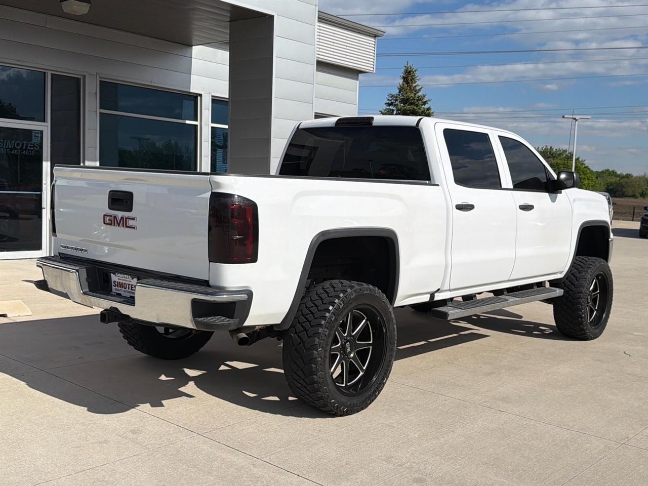 GMC Sierra 1500 Base Crew Cab Long Box 4WD 2018