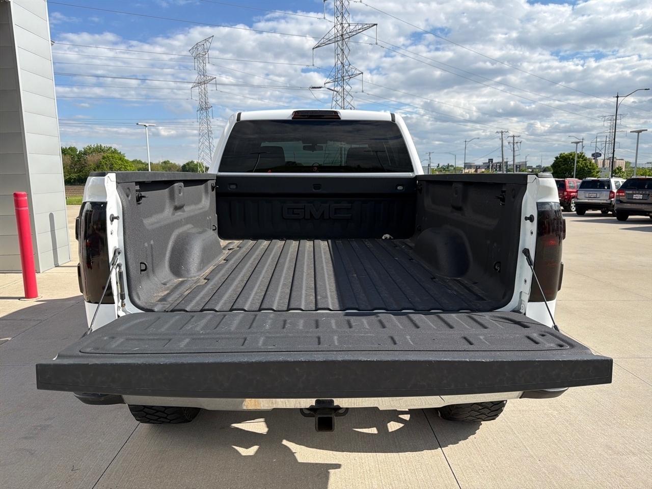 GMC Sierra 1500 Base Crew Cab Long Box 4WD 2018