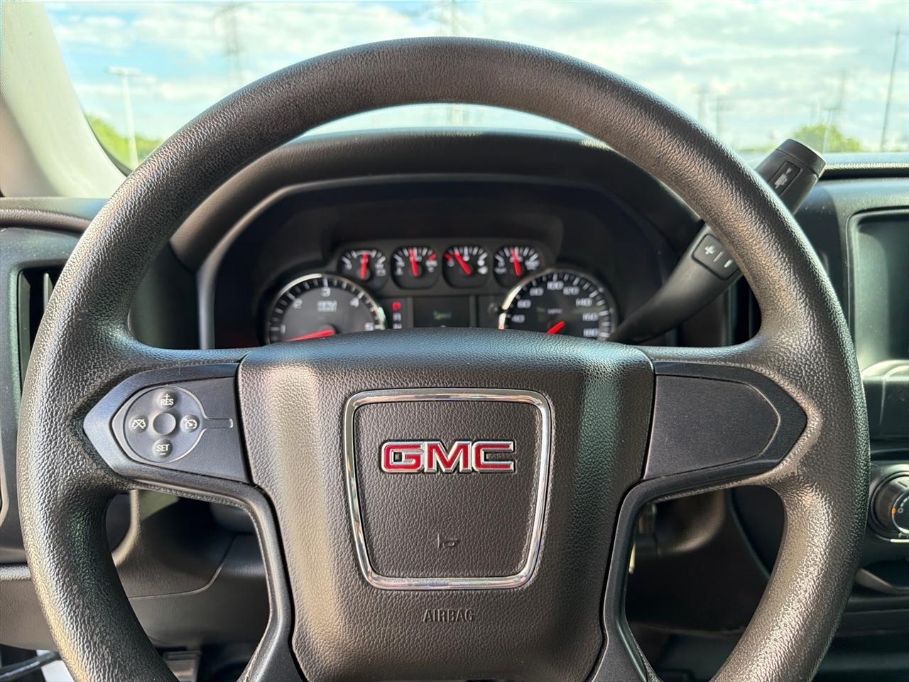 GMC Sierra 1500 Base Crew Cab Long Box 4WD 2018
