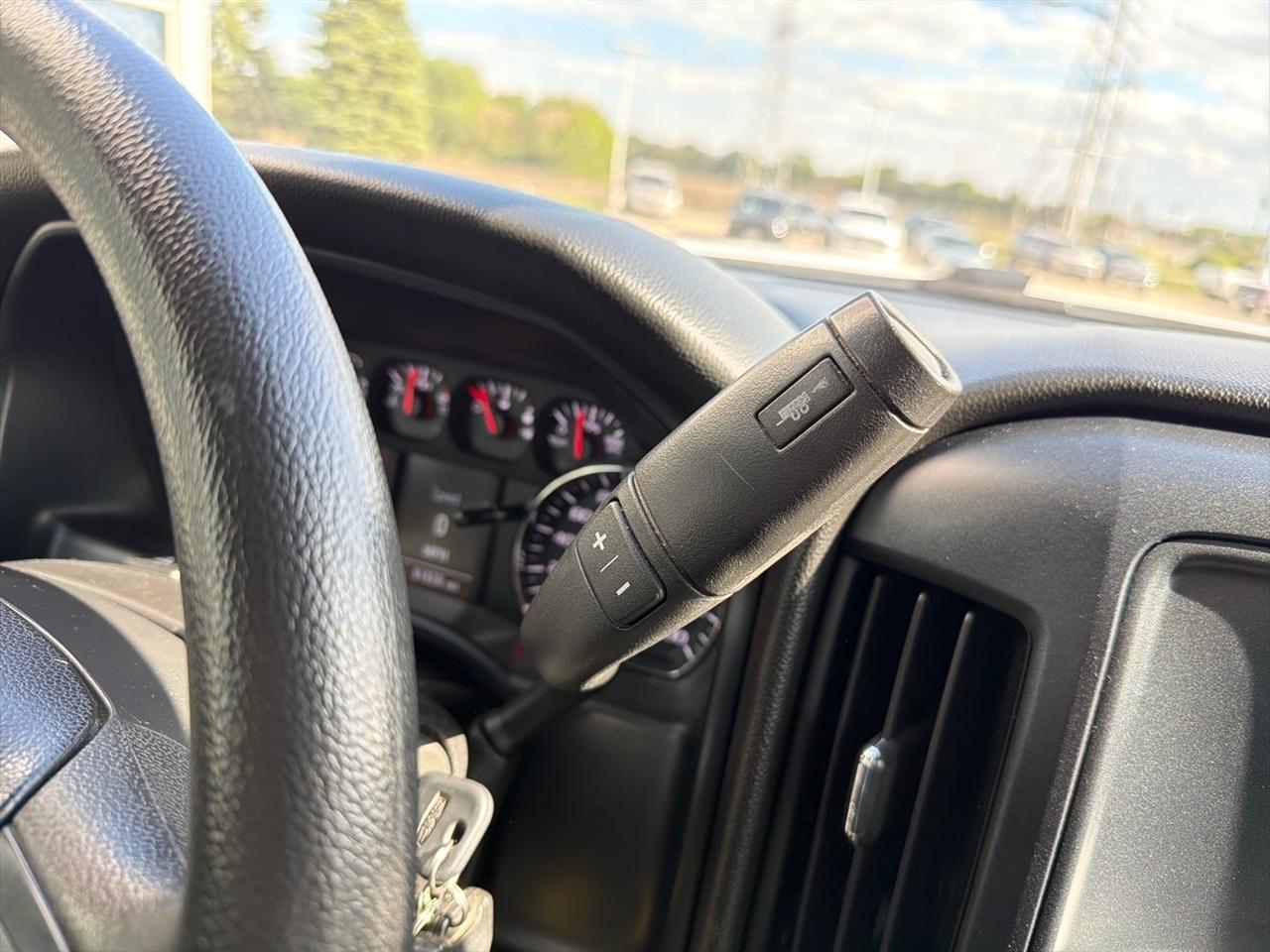 GMC Sierra 1500 Base Crew Cab Long Box 4WD 2018