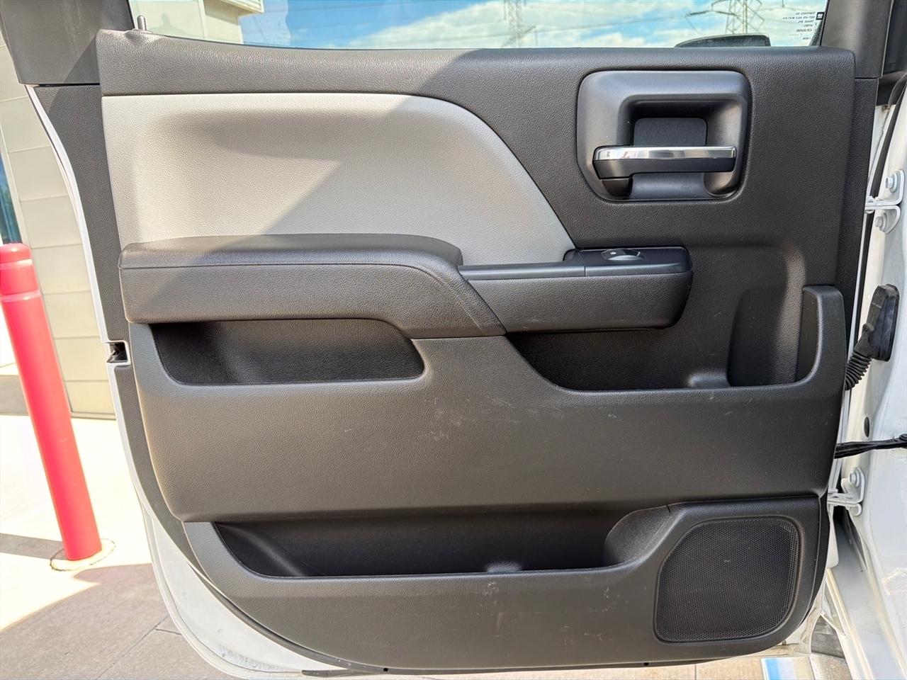 GMC Sierra 1500 Base Crew Cab Long Box 4WD 2018