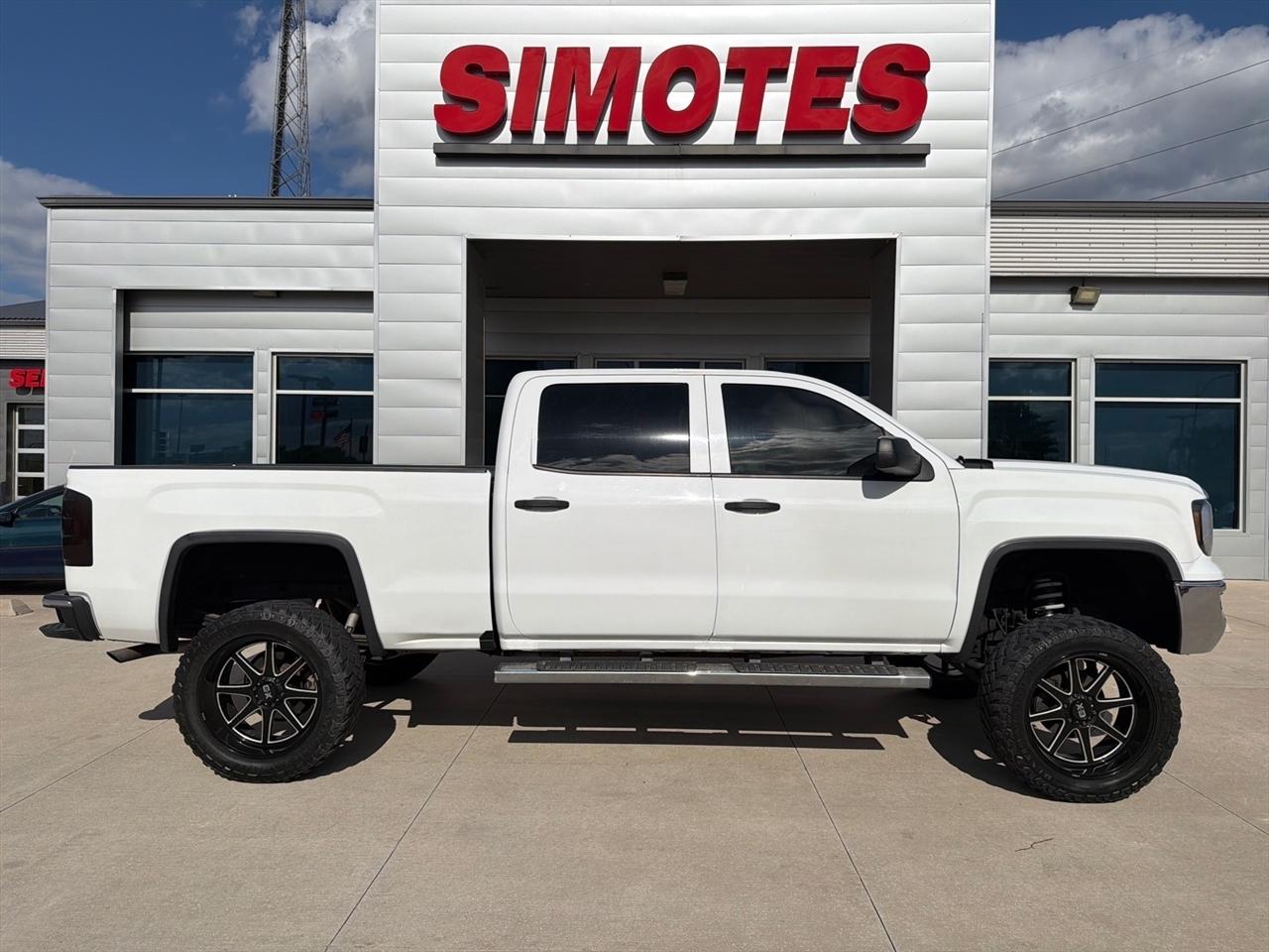 2018 GMC Sierra 1500 Base Crew Cab Long Box 4WD