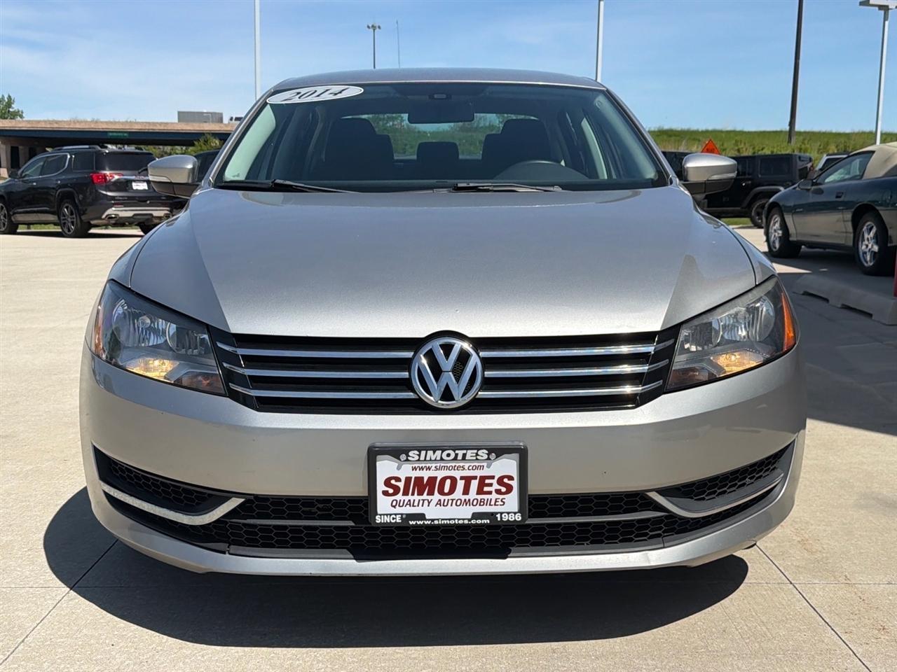 Volkswagen Passat 1.8T Wolfsburg AT 2014