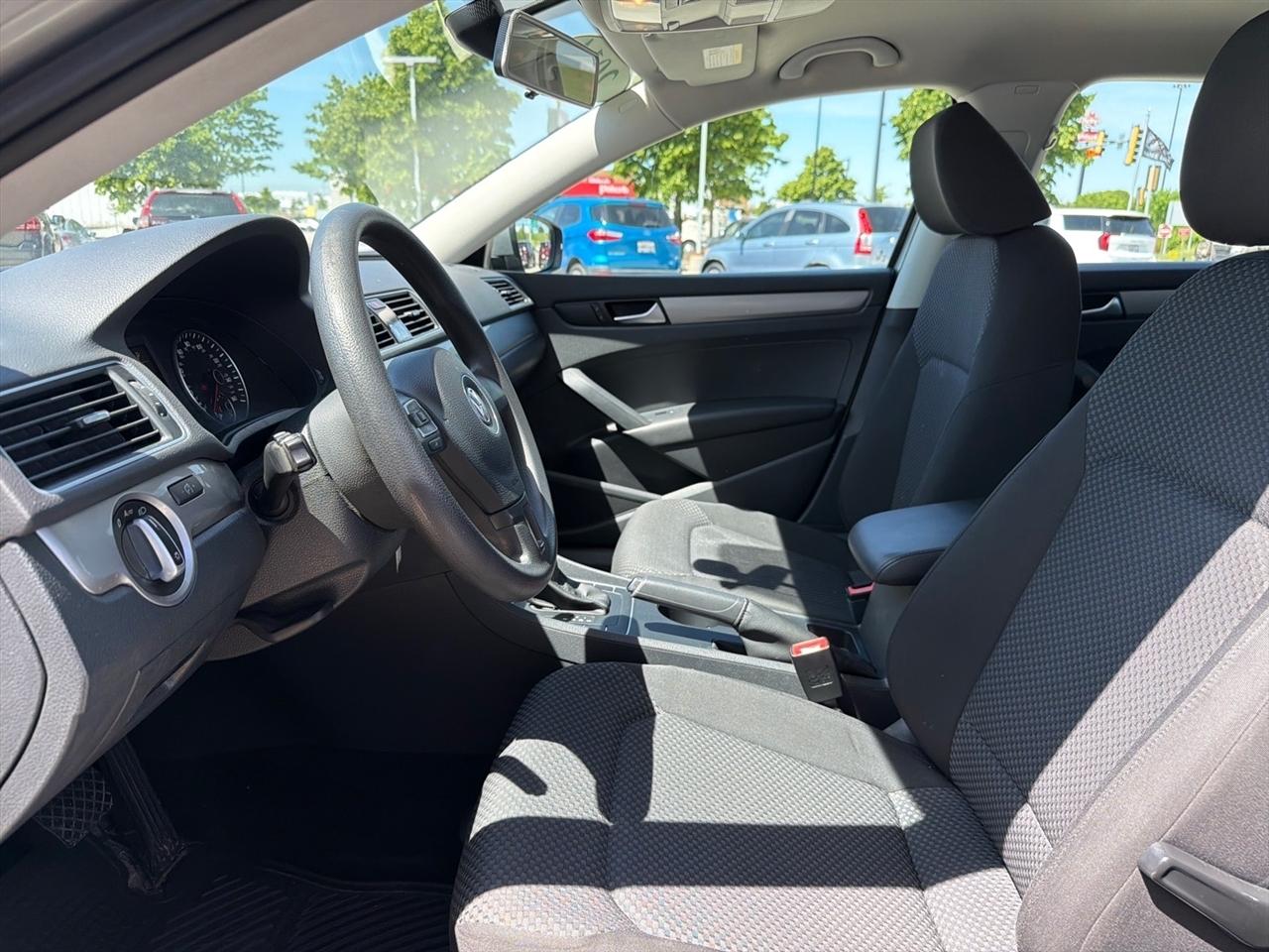 Volkswagen Passat 1.8T Wolfsburg AT 2014