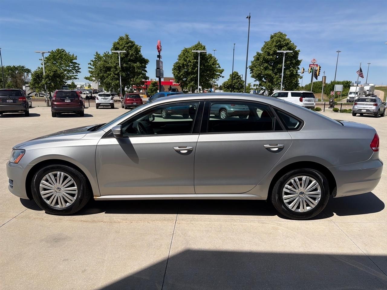 Volkswagen Passat 1.8T Wolfsburg AT 2014