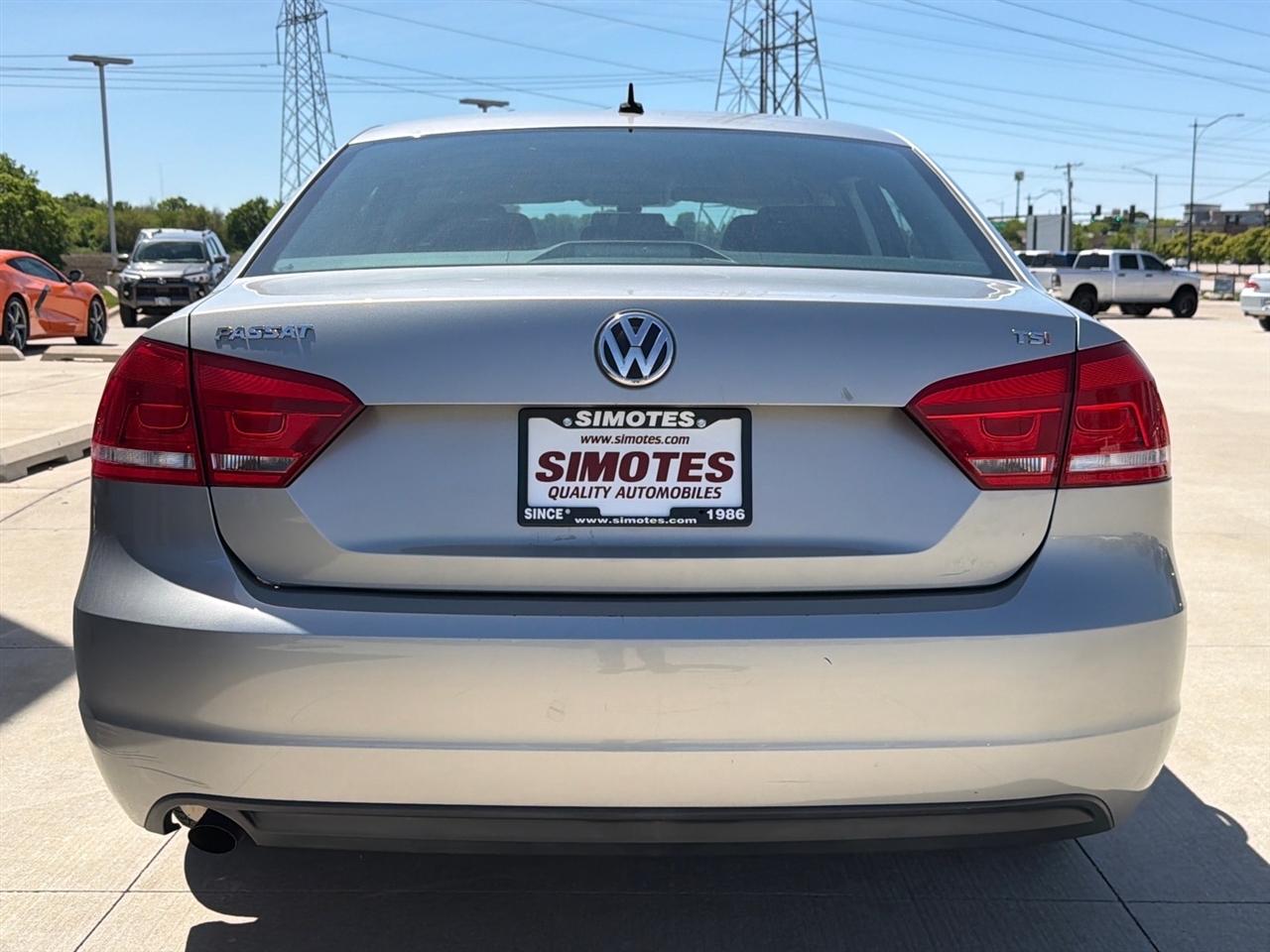 Volkswagen Passat 1.8T Wolfsburg AT 2014
