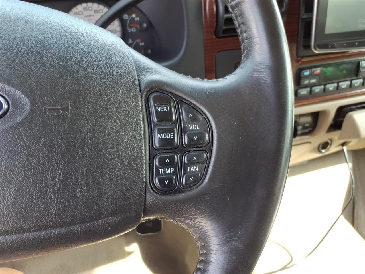 Ford F-350 SD XLT Crew Cab 4WD 2005