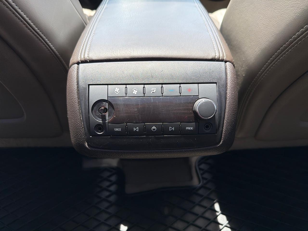 GMC Acadia Denali AWD 2013