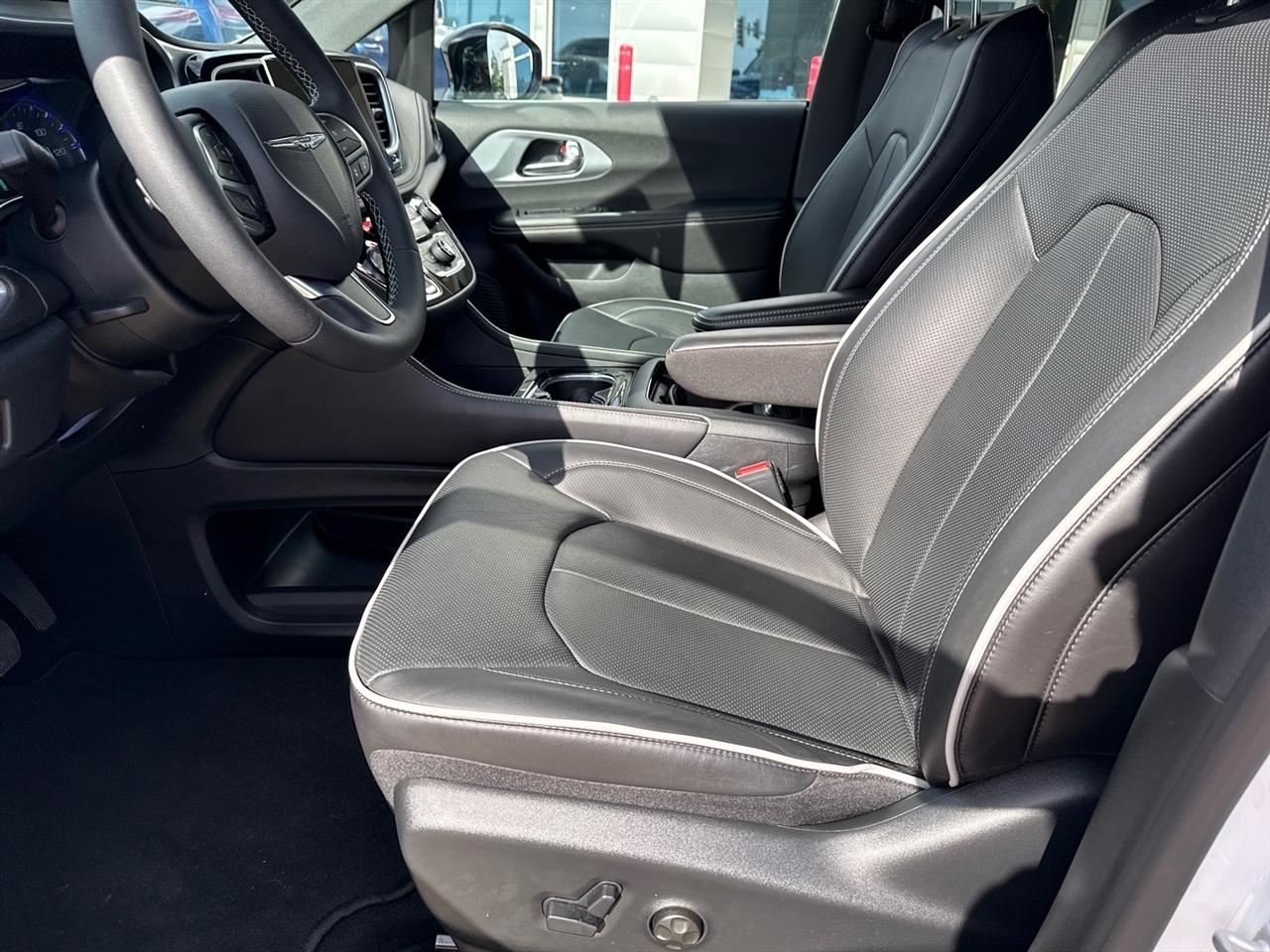 Chrysler Pacifica Limited 2026