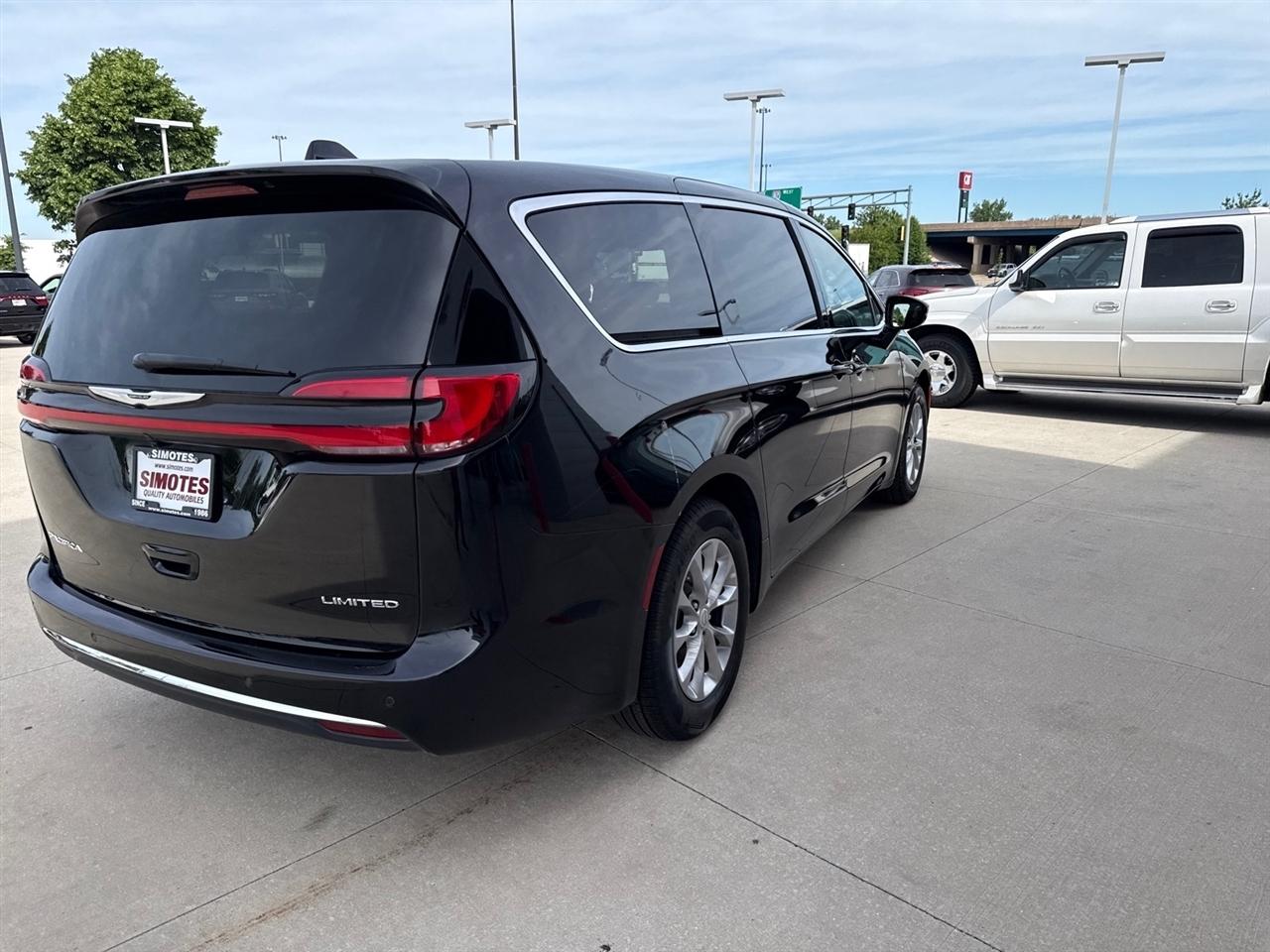 Chrysler Pacifica Limited 2026