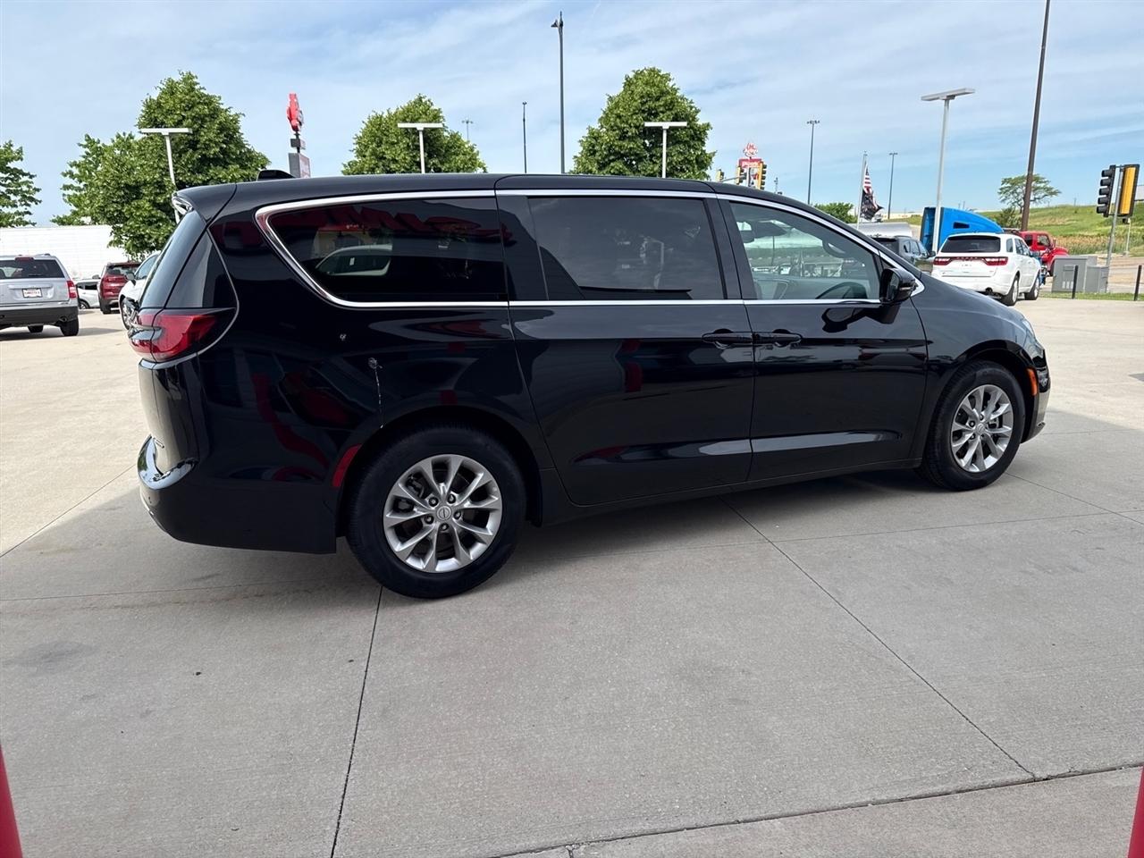 Chrysler Pacifica Limited 2026