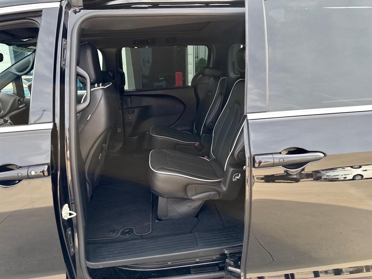 Chrysler Pacifica Limited 2026