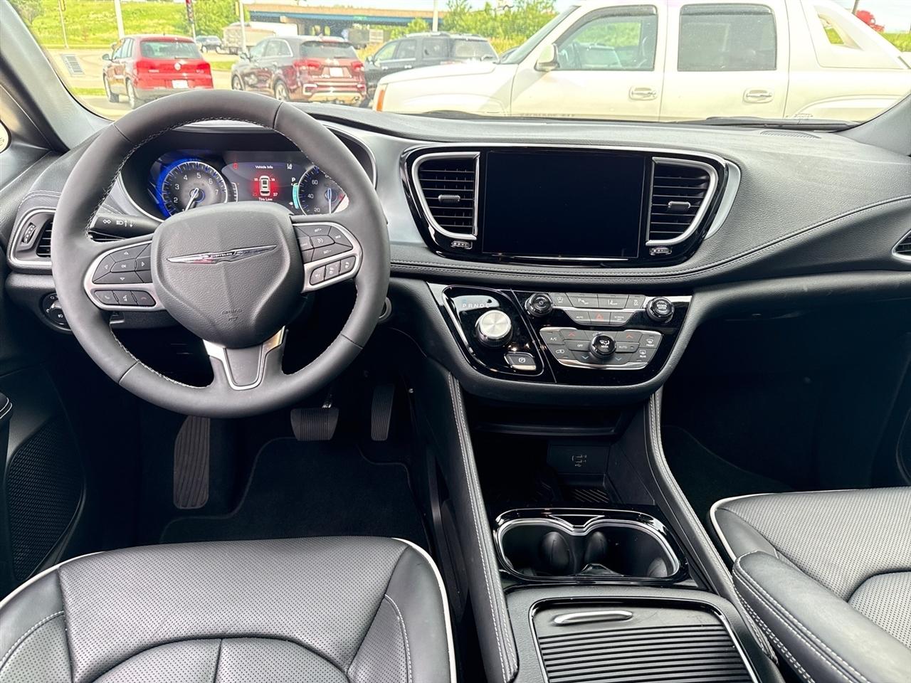 Chrysler Pacifica Limited 2026