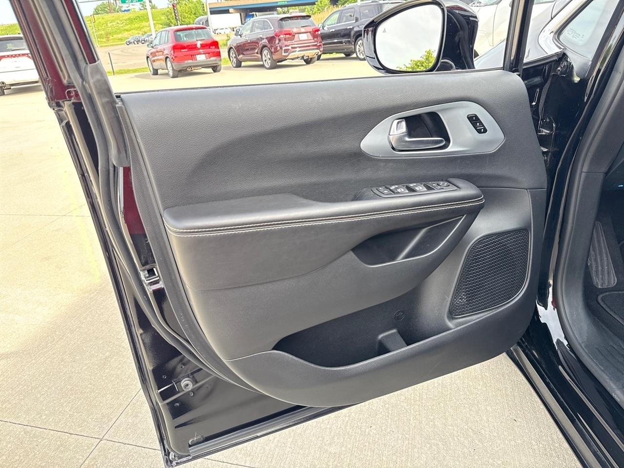 Chrysler Pacifica Limited 2026