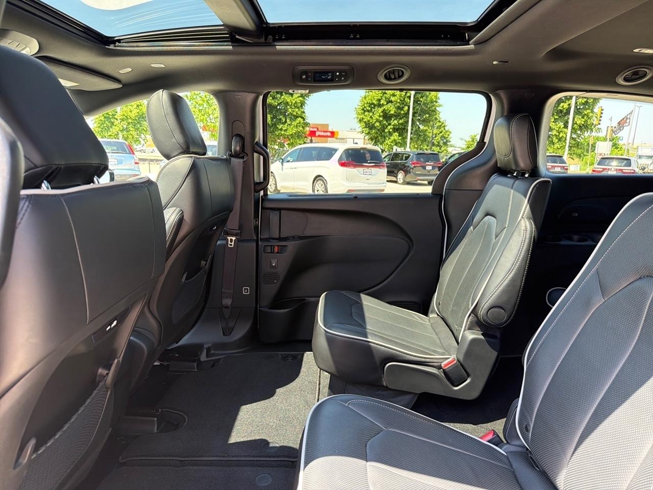 Chrysler Pacifica Limited 2026