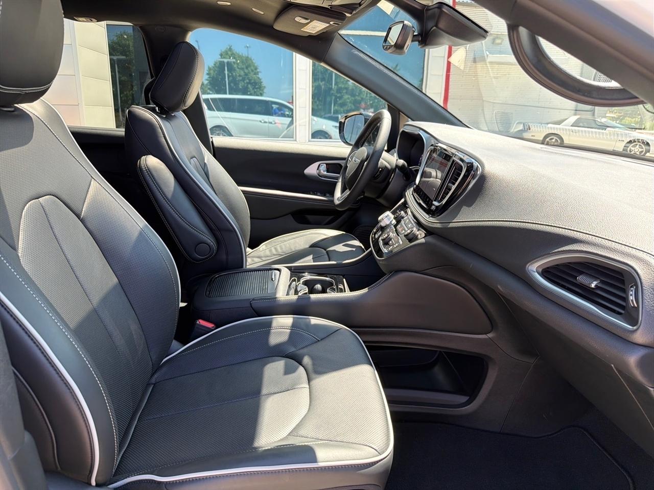 Chrysler Pacifica Limited 2026