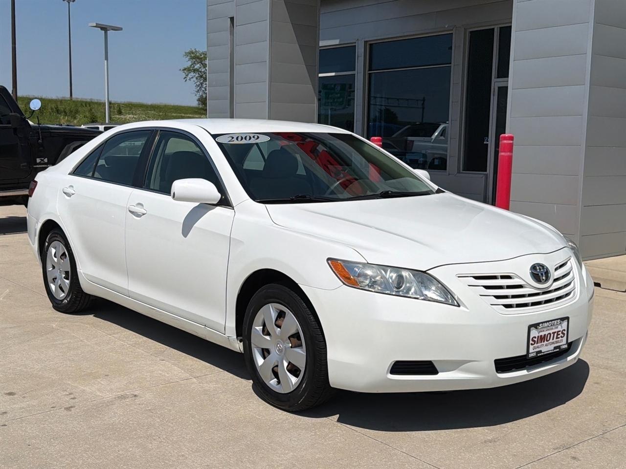 Toyota Camry LE 5-Spd AT 2009