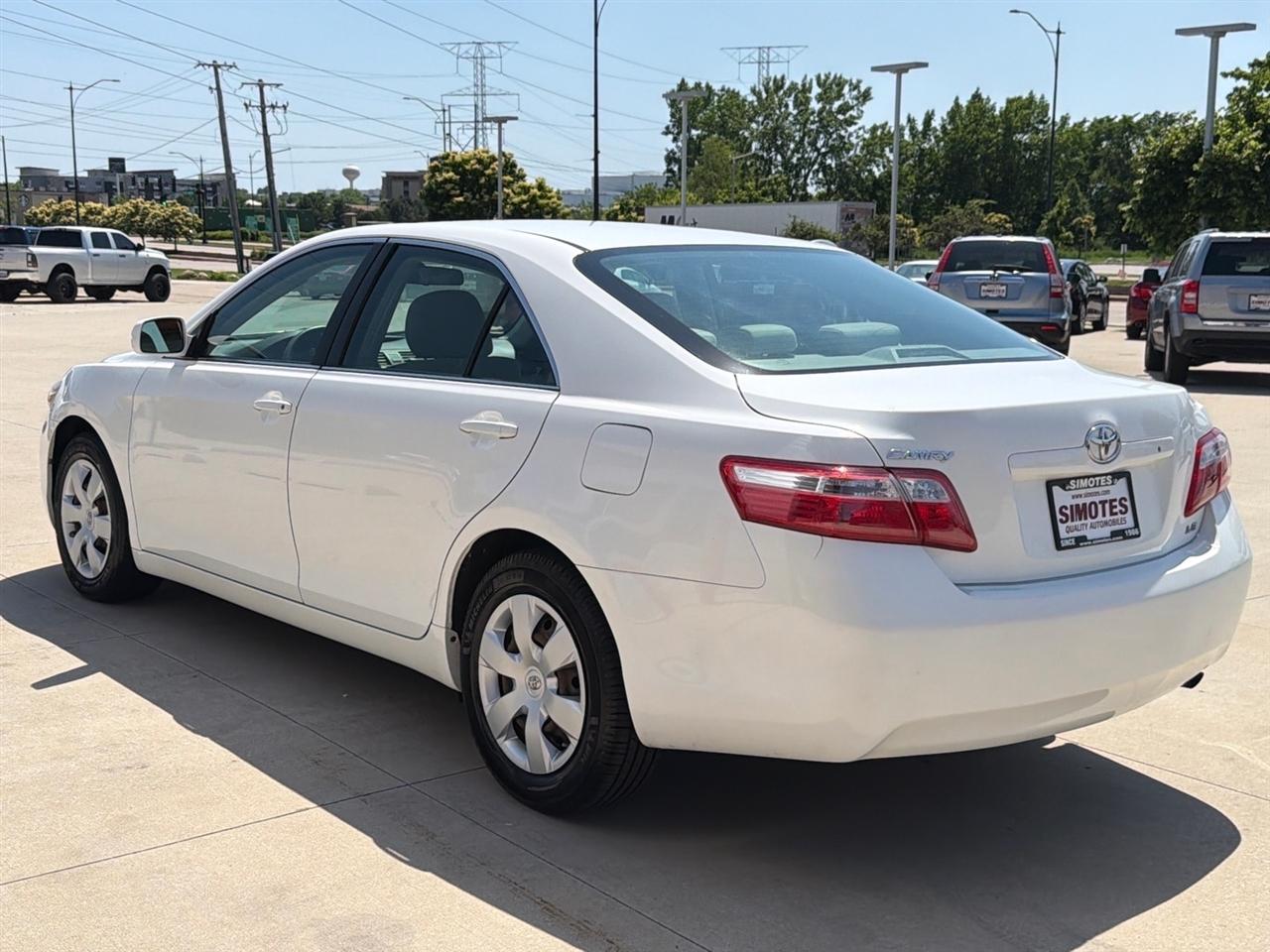 Toyota Camry LE 5-Spd AT 2009