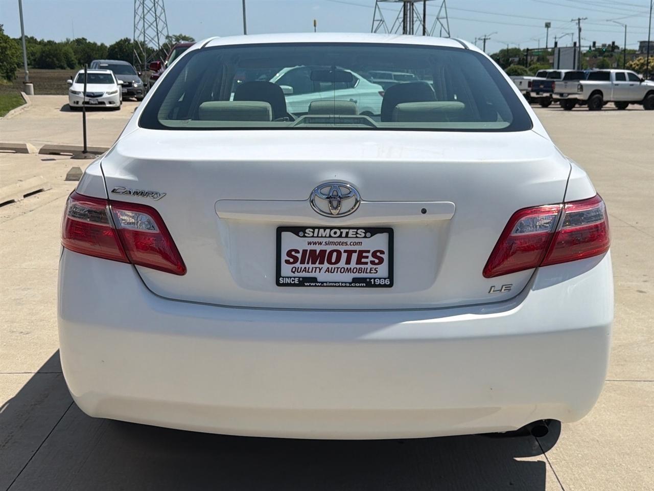 Toyota Camry LE 5-Spd AT 2009