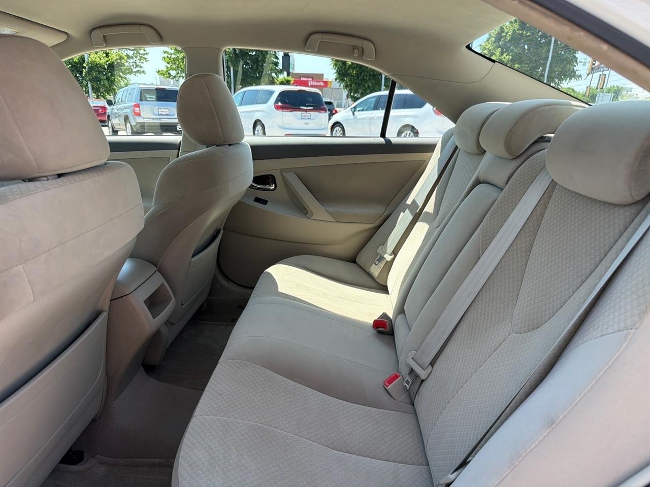 Toyota Camry LE 5-Spd AT 2009