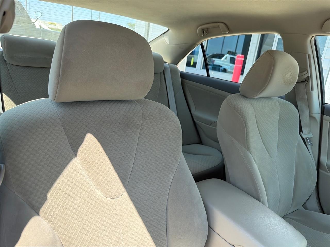 Toyota Camry LE 5-Spd AT 2009