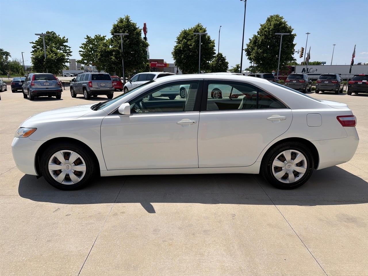 Toyota Camry LE 5-Spd AT 2009
