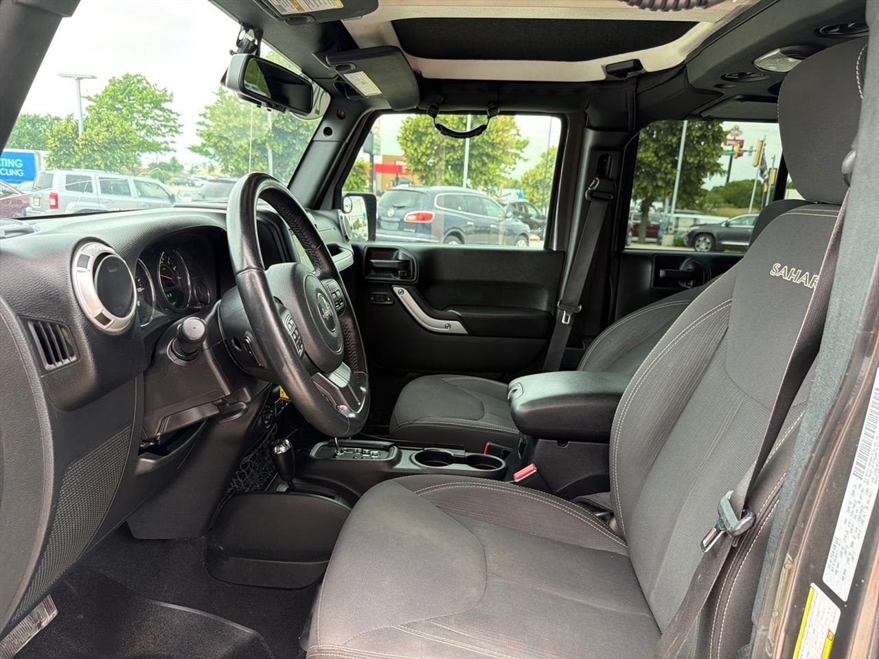 Jeep Wrangler Unlimited Sahara 4WD 2017