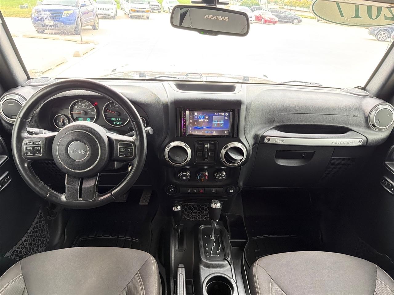 Jeep Wrangler Unlimited Sahara 4WD 2017