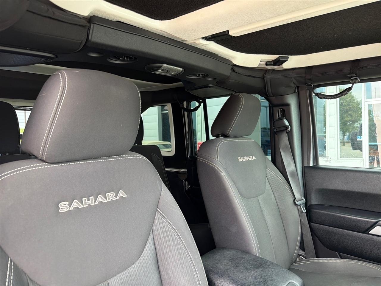 Jeep Wrangler Unlimited Sahara 4WD 2017