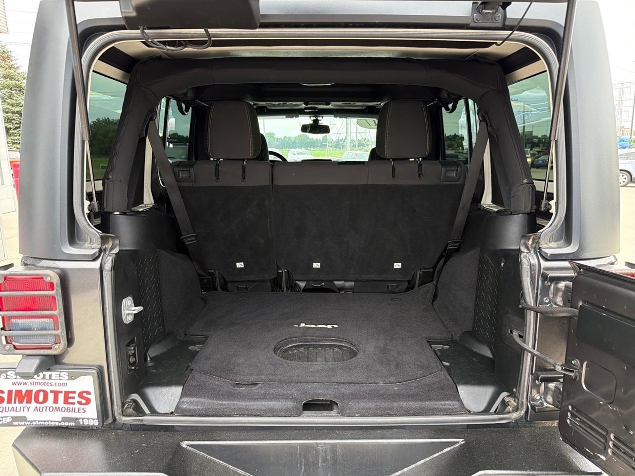 Jeep Wrangler Unlimited Sahara 4WD 2017