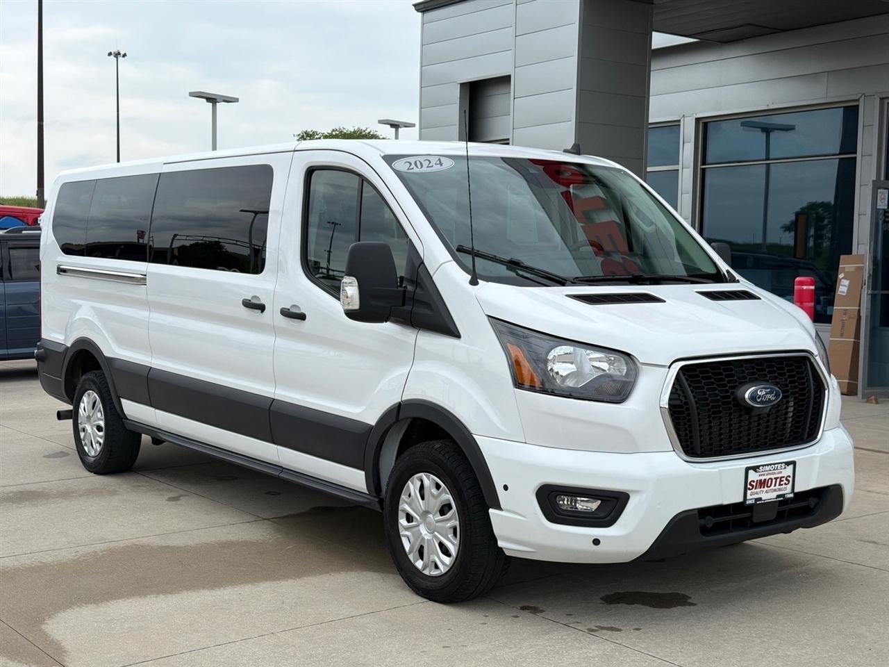 Ford Transit 350 Wagon Low Roof XLT w/Sliding Pass. 148-in. WB 2024