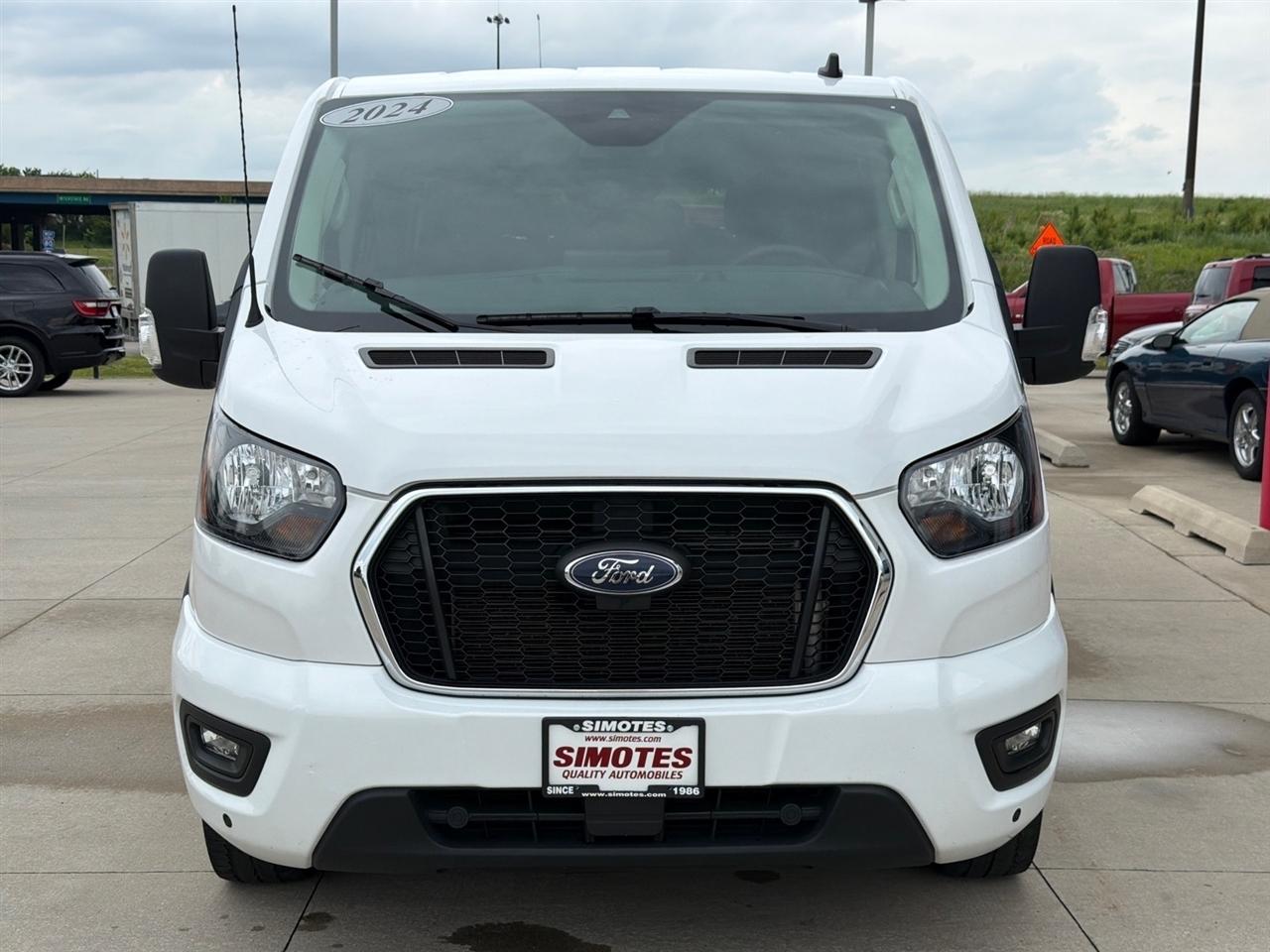 Ford Transit 350 Wagon Low Roof XLT w/Sliding Pass. 148-in. WB 2024