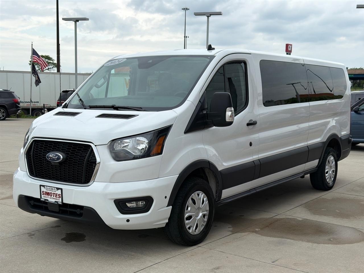 Ford Transit 350 Wagon Low Roof XLT w/Sliding Pass. 148-in. WB 2024