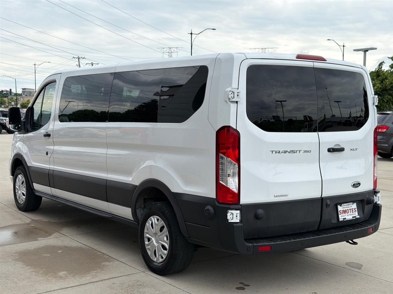 Ford Transit 350 Wagon Low Roof XLT w/Sliding Pass. 148-in. WB 2024