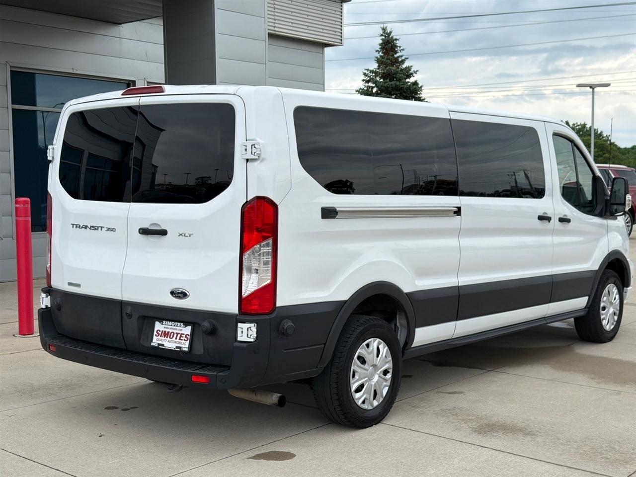 Ford Transit 350 Wagon Low Roof XLT w/Sliding Pass. 148-in. WB 2024
