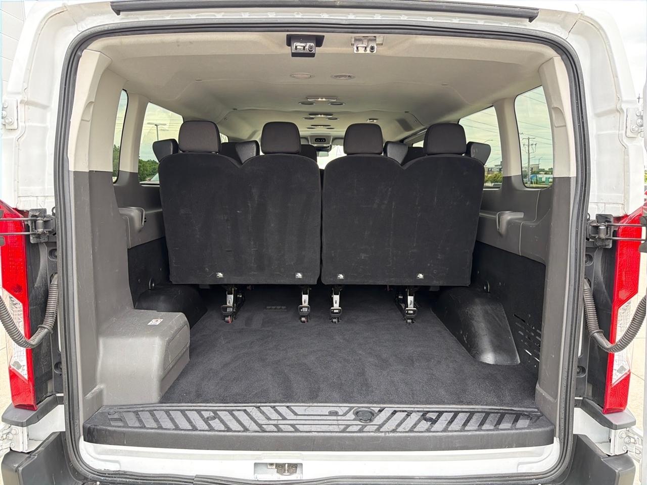 Ford Transit 350 Wagon Low Roof XLT w/Sliding Pass. 148-in. WB 2024
