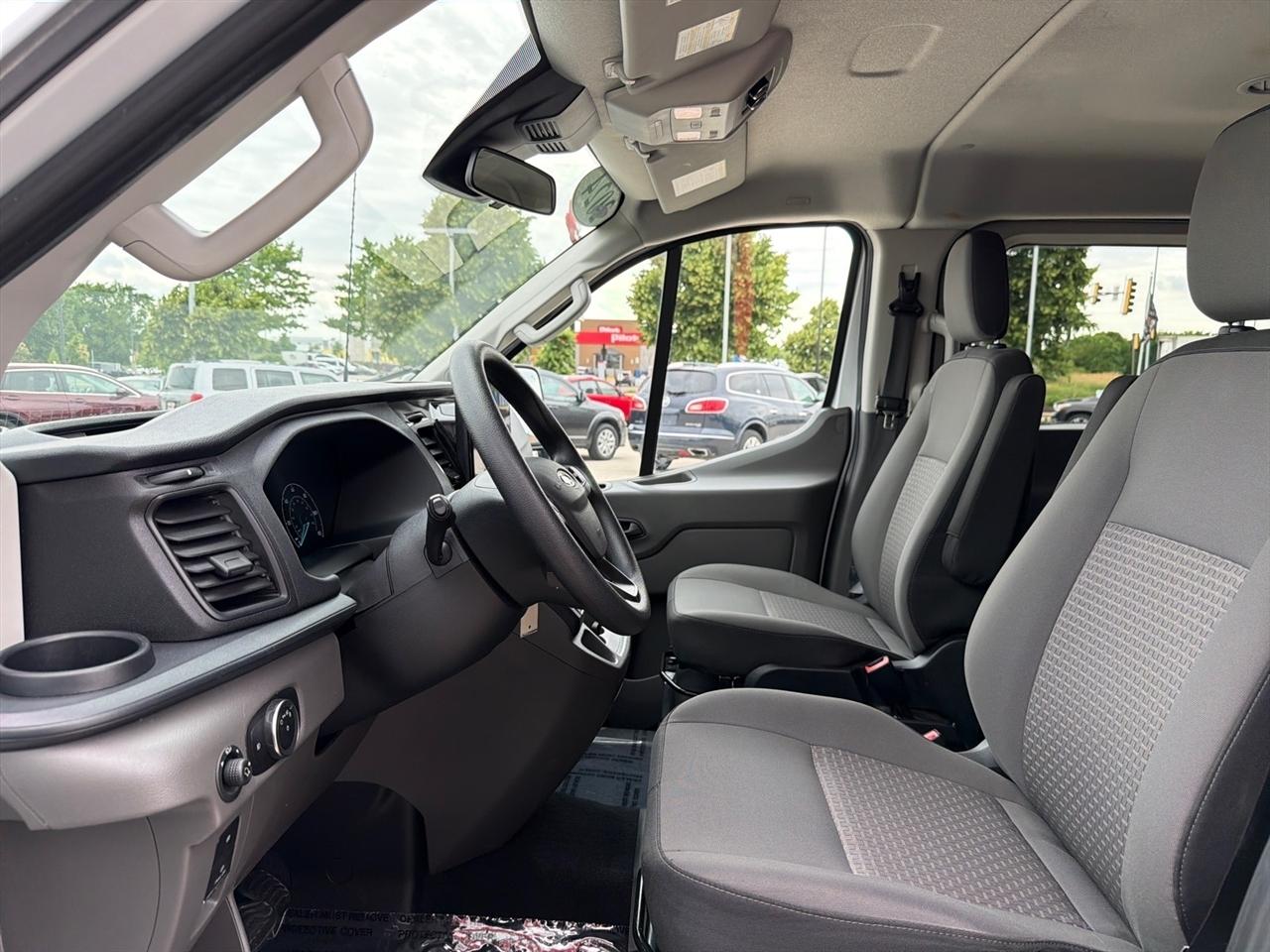 Ford Transit 350 Wagon Low Roof XLT w/Sliding Pass. 148-in. WB 2024