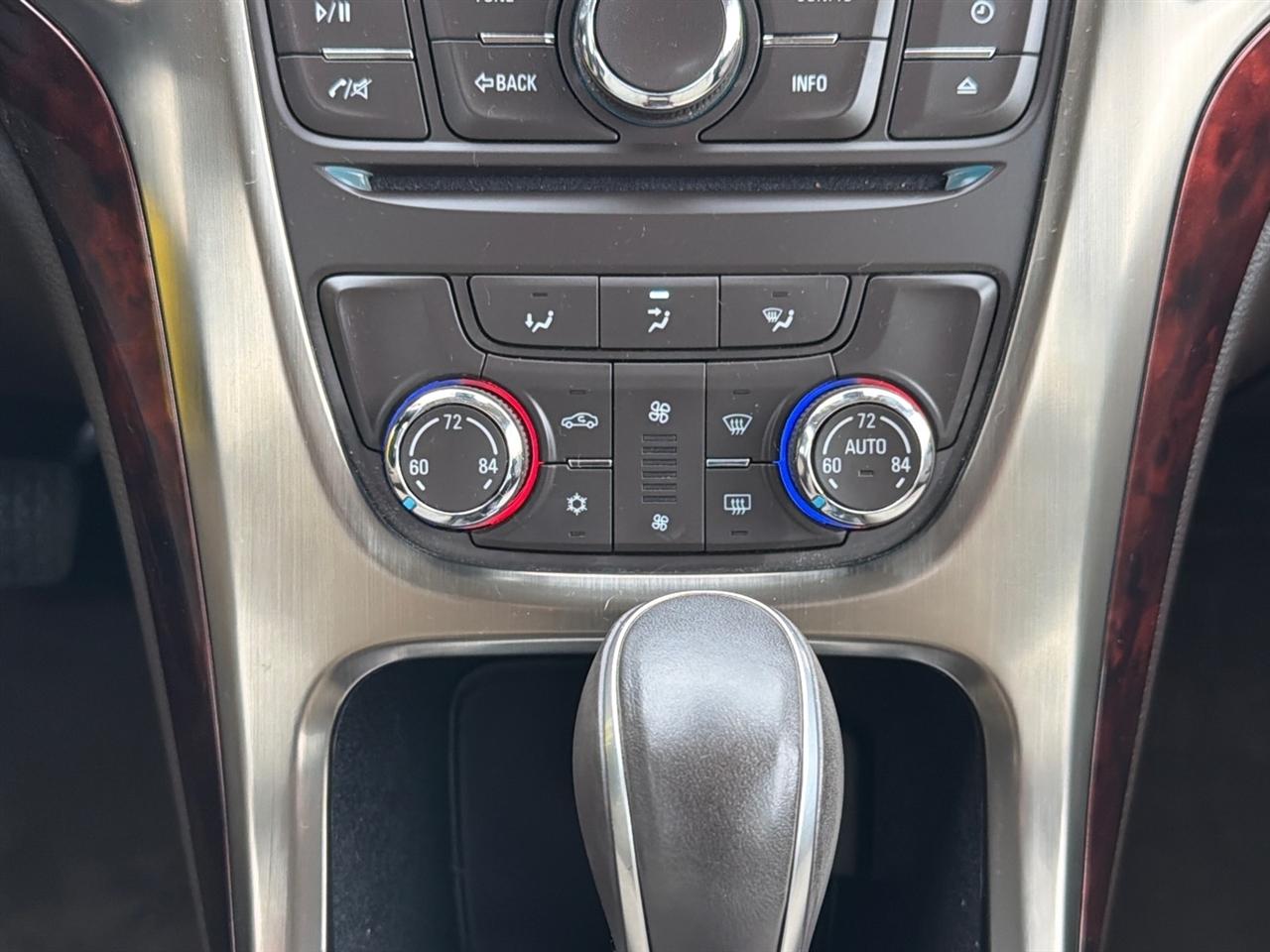 Buick Verano Base 2014