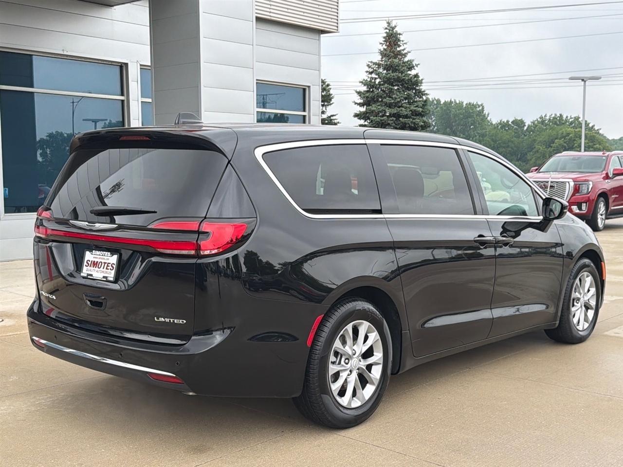 Chrysler Pacifica Limited 2026