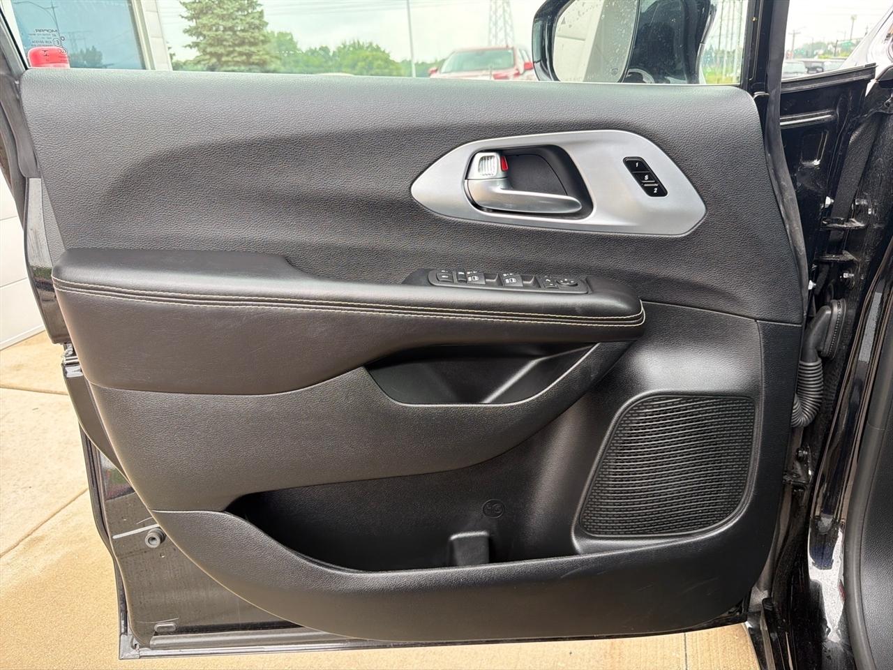 Chrysler Pacifica Limited 2026
