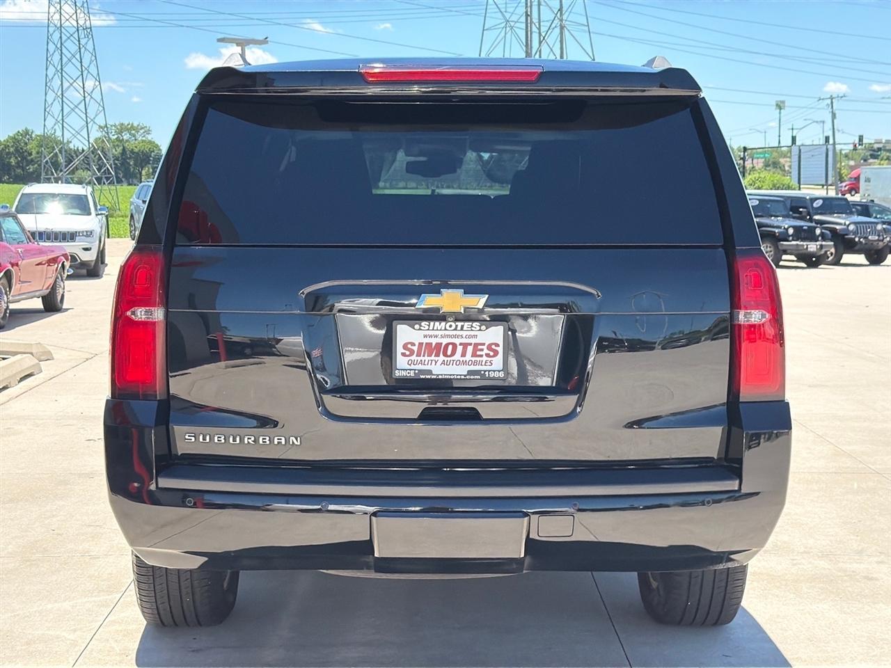 Chevrolet Suburban LT 4WD 2016
