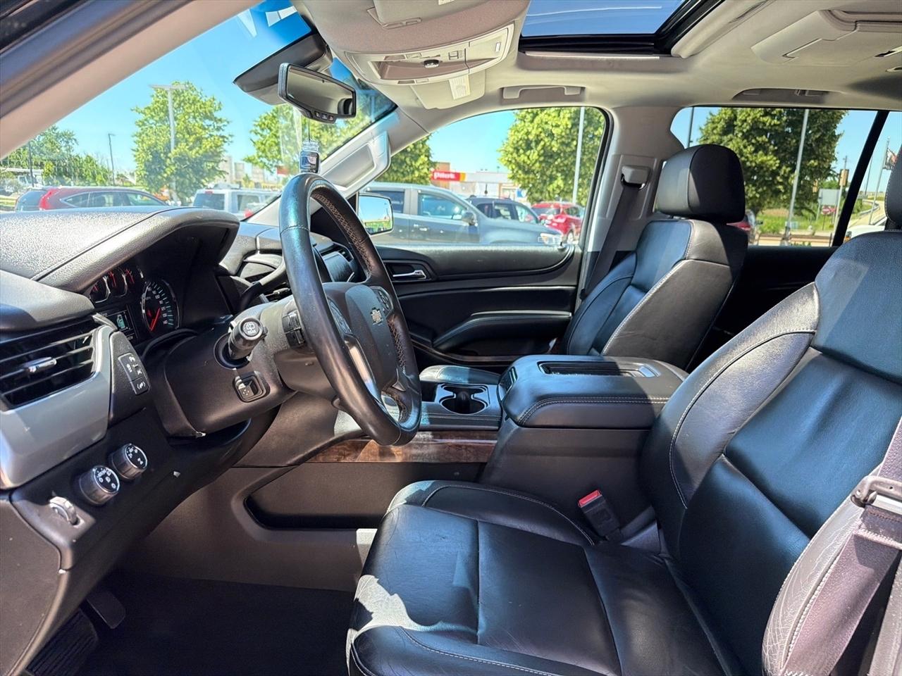 Chevrolet Suburban LT 4WD 2016