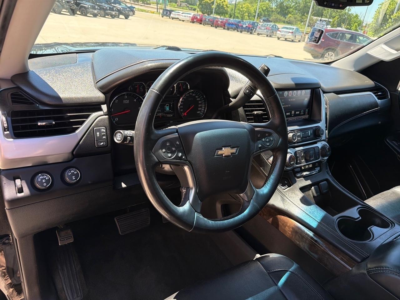 Chevrolet Suburban LT 4WD 2016